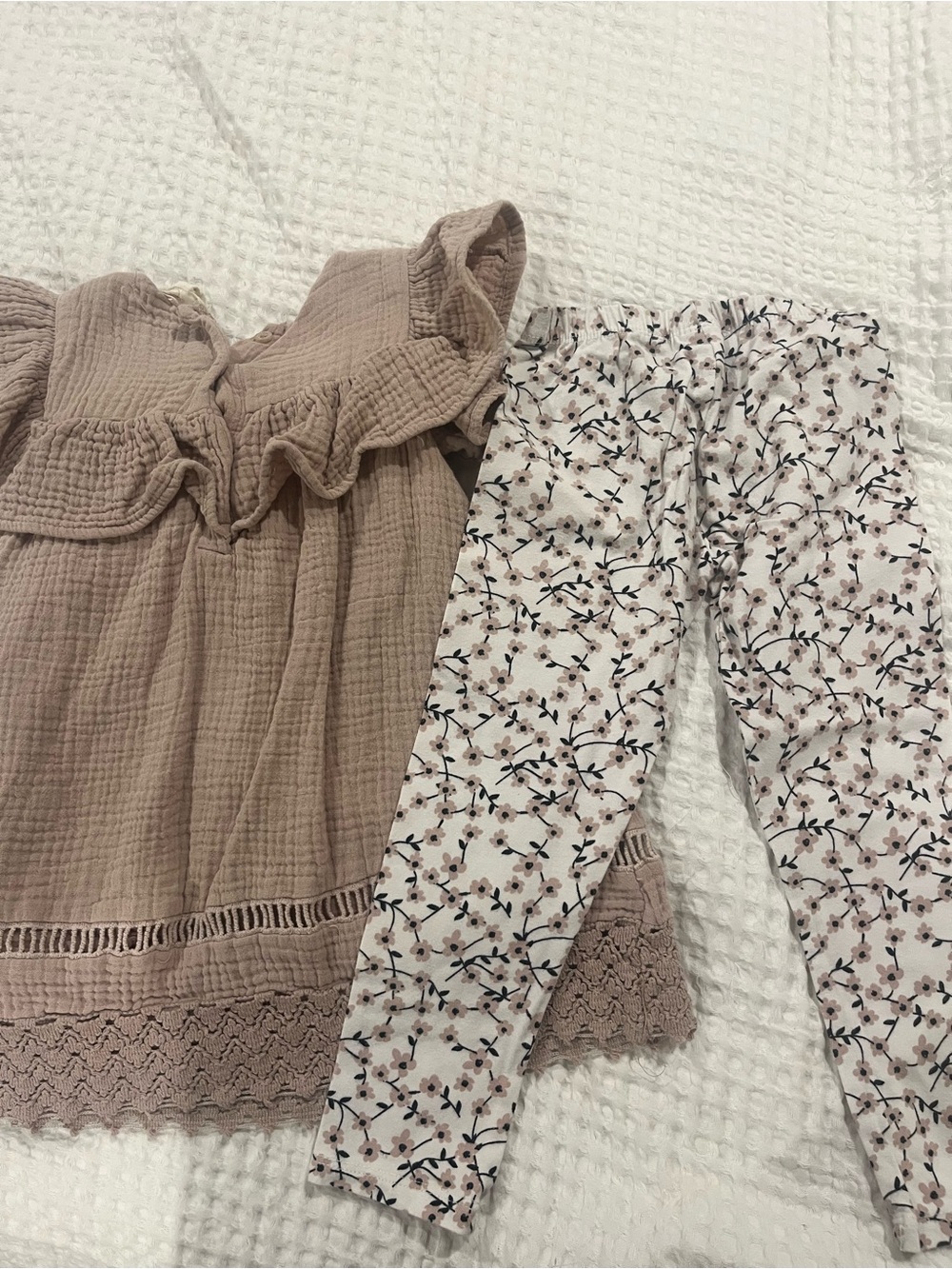 Jessica Simpson Mauve Ruffle Set for Girls - Picture 4 of 4